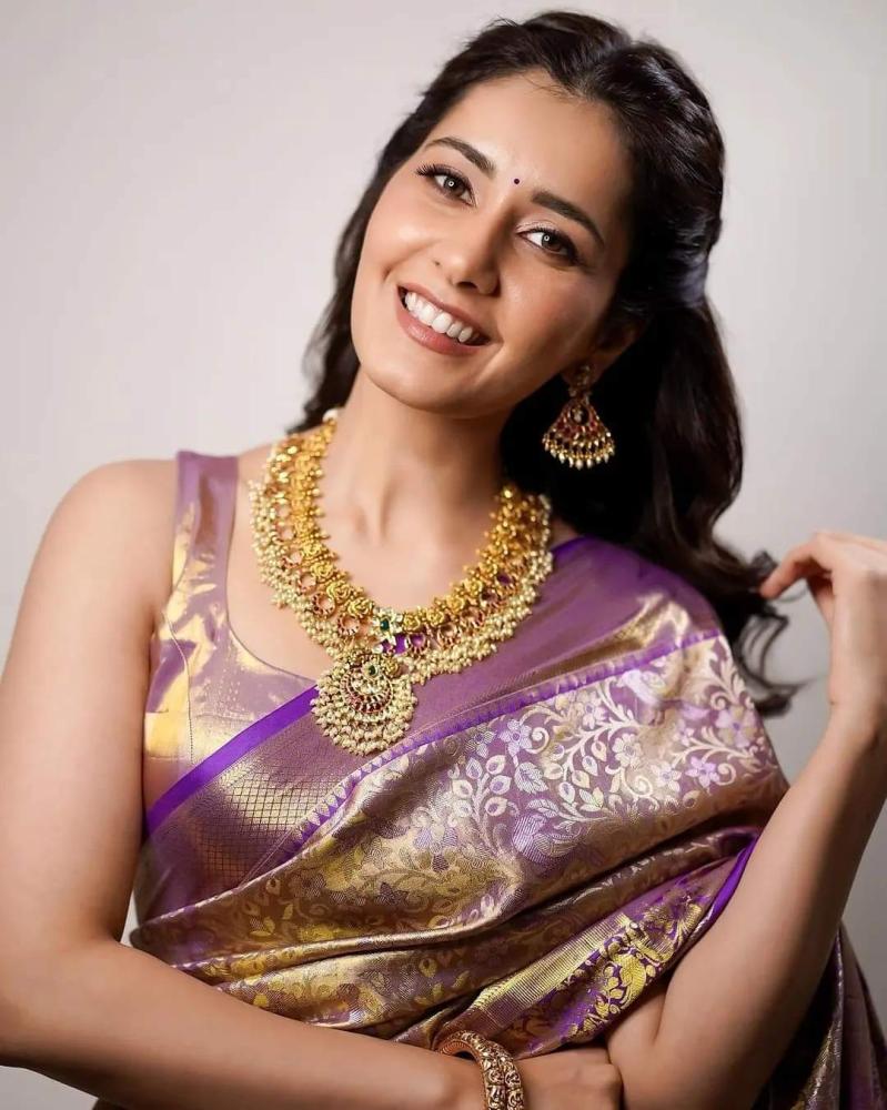 raashi-khanna-shines-in-her-stunning-saree-attire-radiating-timeless-elegance-throwback